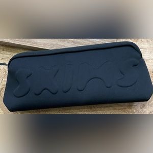 NWT SKIMS Black Waterproof Neoprene Zippered Toiletry/Travel‎ Bag
